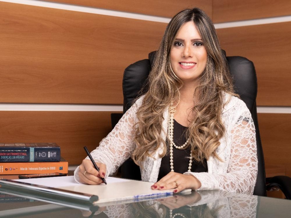 Dra. Caroline Caputo, Gastroenterologista em Ubá/MG